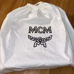 🔴🔴🔴🔴🔴🔴🔴 SOLD 🔴🔴🔴🔴🔴🔴🔴MCM red metallic shoulder bag